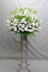 画像: 葬儀用スタンド花